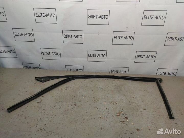 Бархотка уплотнитель стекла передняя левая Bmw 5