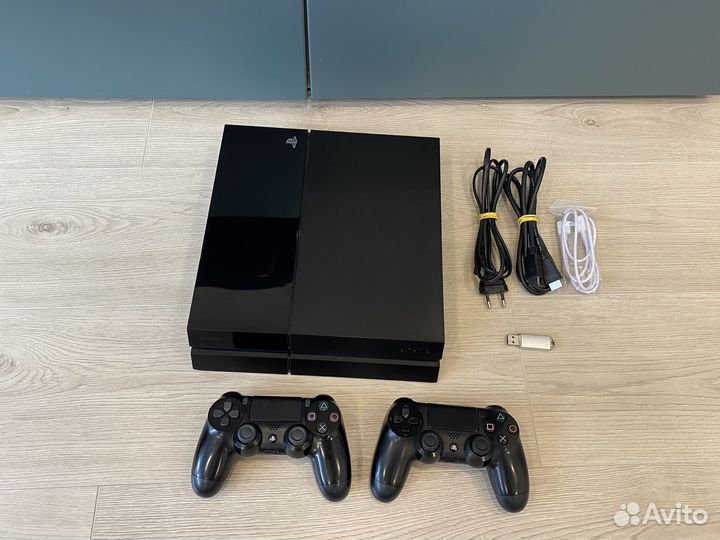 Sony PlayStation 4 прошитая 9.00 +2джоя +20игр