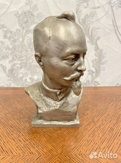 Бюст «Ф.Э. Дзержинский»