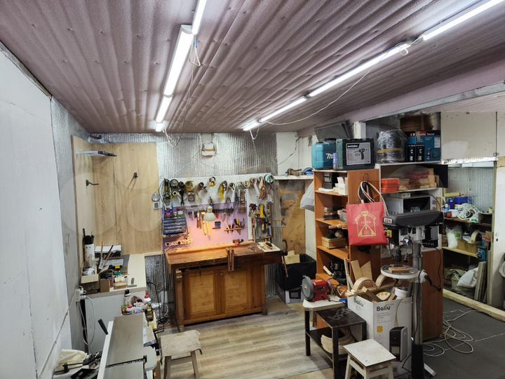 Гараж, > 30 м²