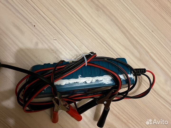 Зарядное устройство. hyundai HY400