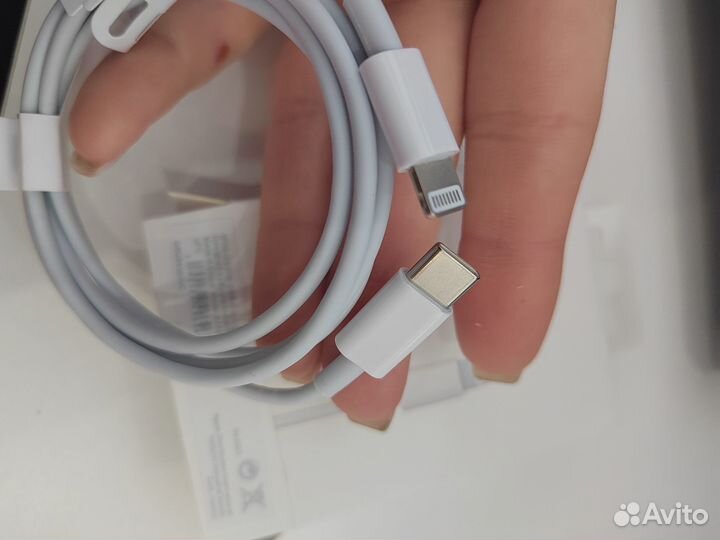 Кабель для зарядки iPhone