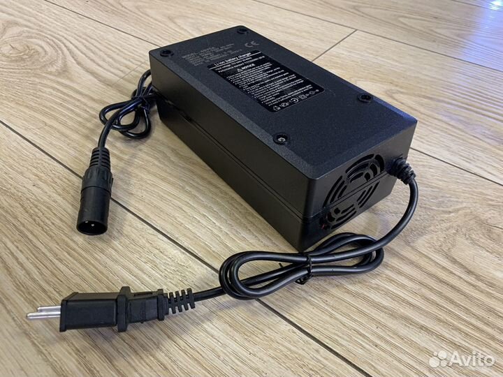 Зарядное устройство 48v -5A ампер Kugoo M4/PRO/X1