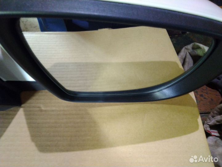 Зеркало заднего вида правое Hyundai IX35