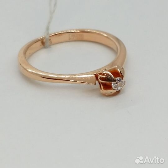 Кольцо с синтетическим камнем Золото