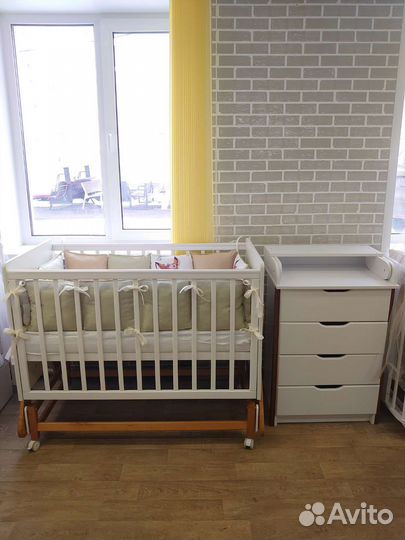 Детская кроватка с Маятником и автостенкой