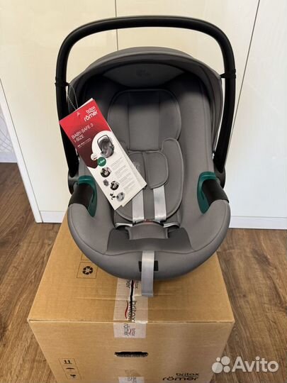 Автокресло (новое) Britax romer baby safe3 i-size