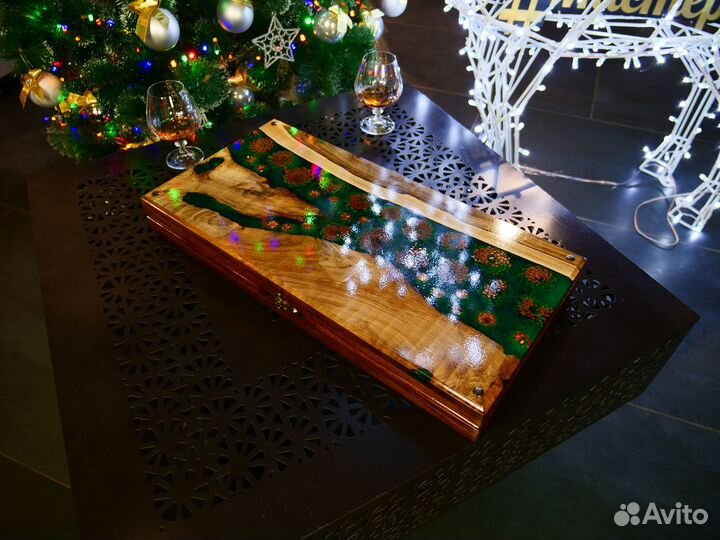 Нарды из ореха и эпоксидной смолы