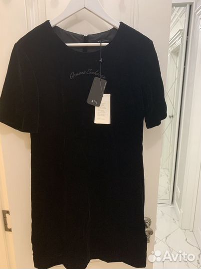 Продам платье бархатное armani exchange