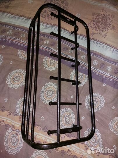 Вешалка настенная металлическая