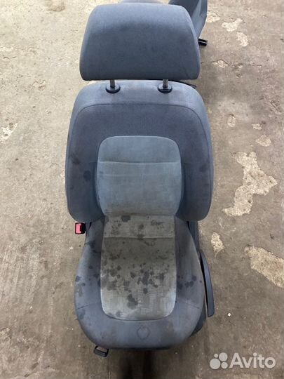 Сиденье переднее левое Skoda Fabia 6Y2 AME 2001