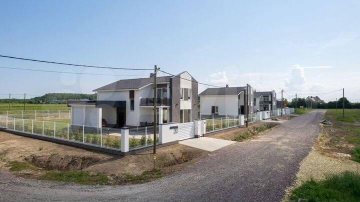 Дом 168,9 м² на участке 9,9 сот.