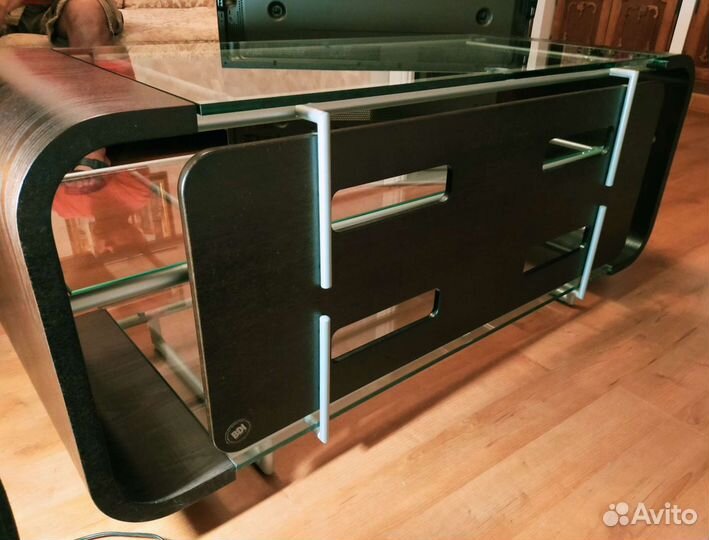 Подставка под телевизор и домашний кинотеатр