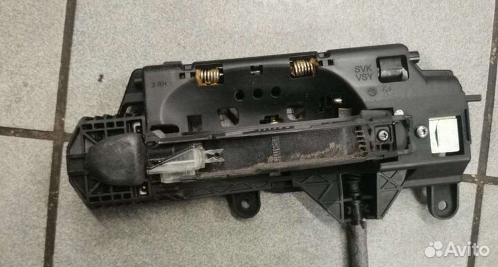 Audi A4 B9 кронштейн ручки правой ручка