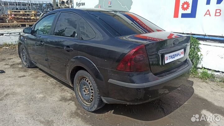 Стекло двери задней левой Ford Focus 2 1317985