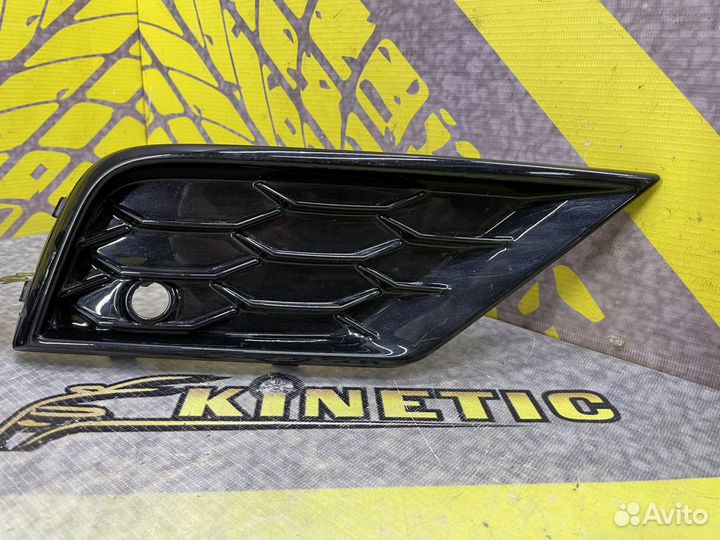 Заглушка левая в передний бампер Volkswagen Tiguan