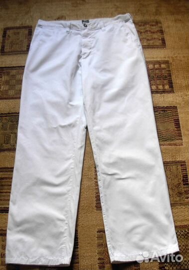 Легкие брендовые джинсы