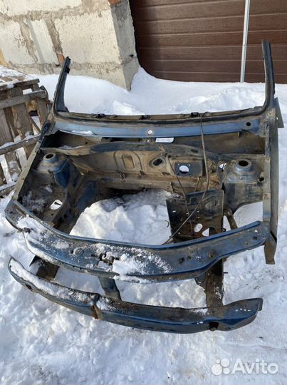 Передняя часть кузова Рено Логан