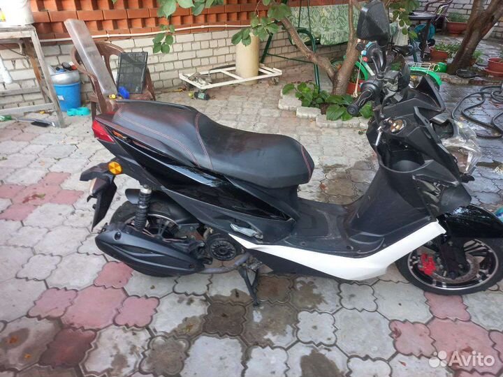 Скутер Arc 49.9(125) кубов