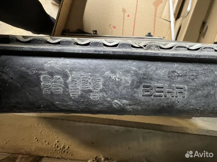 Радиатор охлаждения на mercedes 212 c207