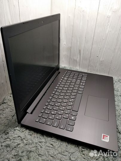 Игровой Lenovo i5-8250U + SSD + Nvidia 2GB + HDD