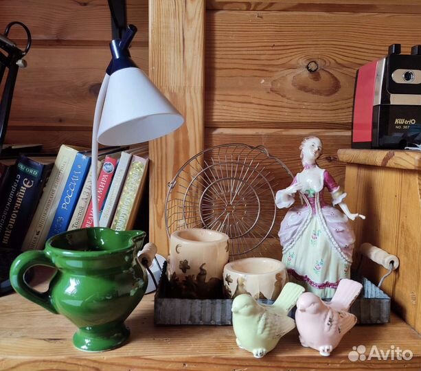 Декоративная фигурка, лампа, поднос, подсвечник