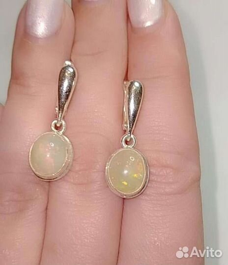 Серебряные серьги с опалами