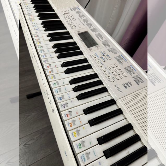 Синтезатор casio Lk-247