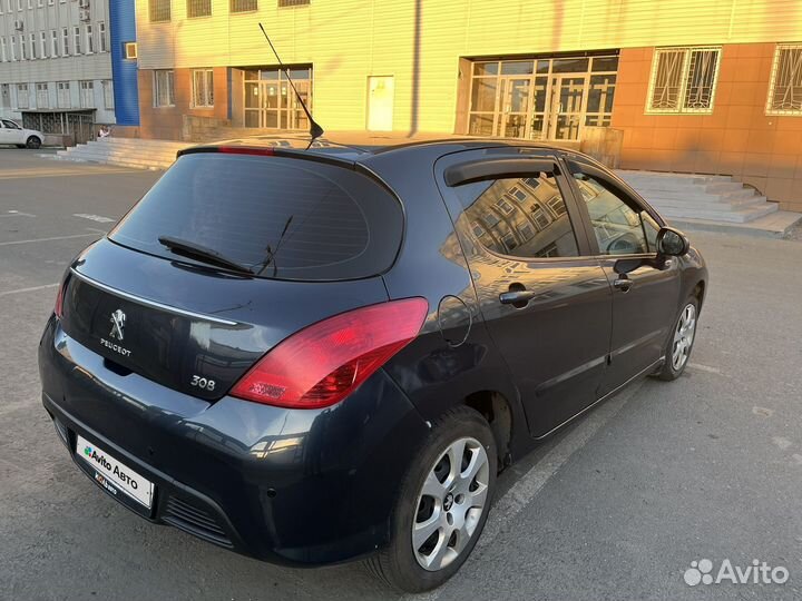 Peugeot 308 1.6 AT, 2012, битый, 155 000 км