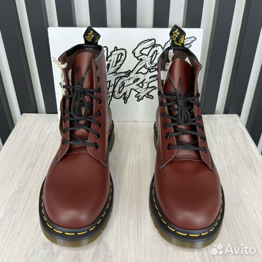 Dr. Martens 1460 Smooth Leather 'Cherry Red'