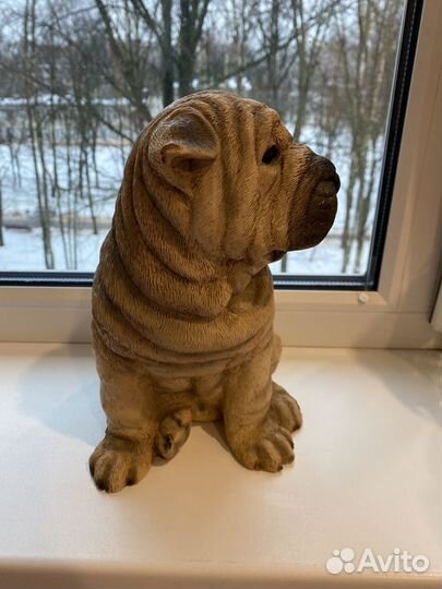 Шарпей статуя