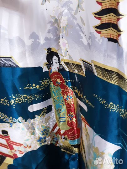 Халат женский шелковый 46