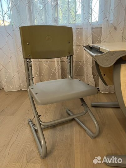 Растущая парта и стул Дэми