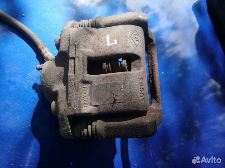 Передние суппорта на Рено Логан 2007 г.в