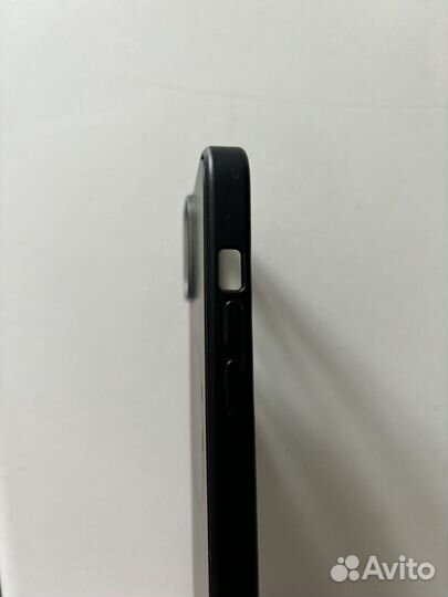 Чехол на iPhone 14
