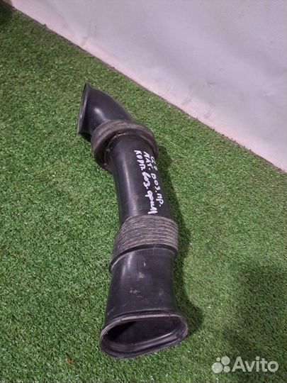 Патрубок воздушного фильтра правый Audi Q7 AL