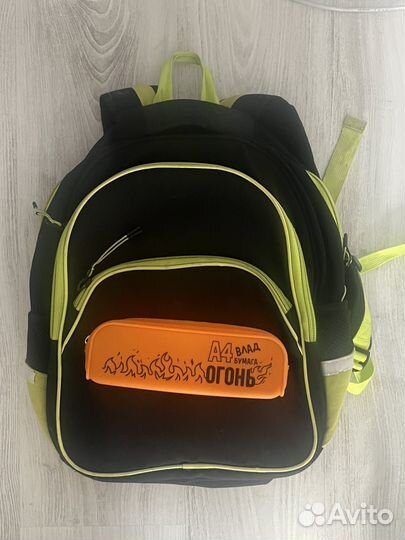 Школьный портфель А4