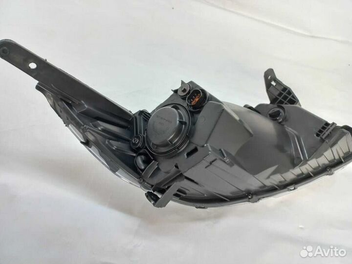 Фара передняя Kia Rio 3 левая