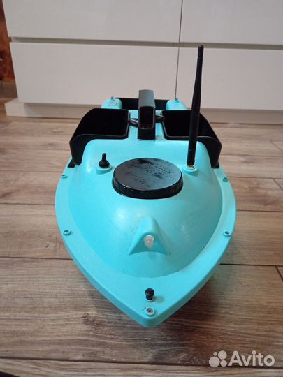 Прикормочный кораблик с gps