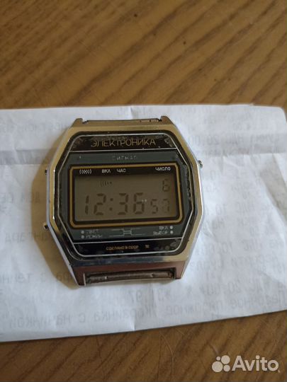 Часы электроника 52