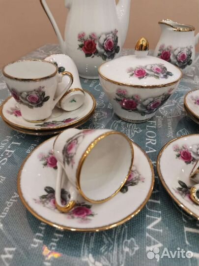 Кефейный фарфоровый сервиз на 6 персон