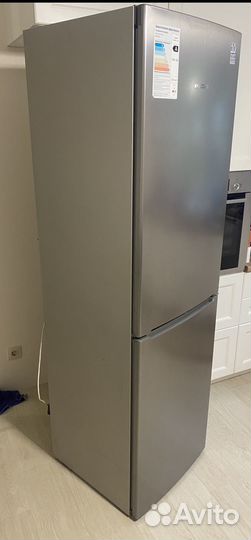 Холодильник Bosch KGN39NL13R