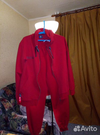 Спортивный костюм