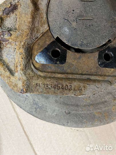 Скоба суппорта заднего левого chevrolet cruze