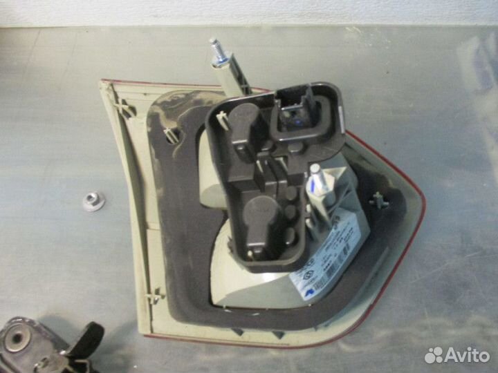 Фонарь задний внутренний правый Renault Fluence