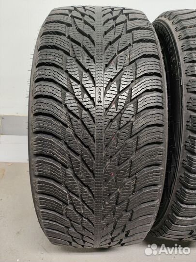 Nokian Tyres Hakkapeliitta R3 SUV 275/45 R21 и 315/40 R21