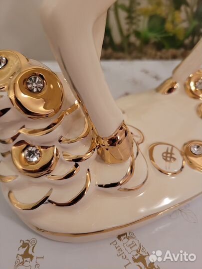 Статуэтка фарфор