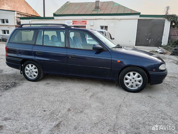 Opel Astra 1.6 МТ, 1997, 215 000 км