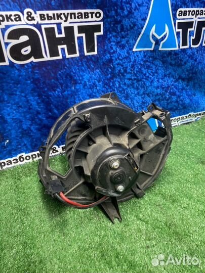 Моторчик печки Audi A6 C6 BRE 2008