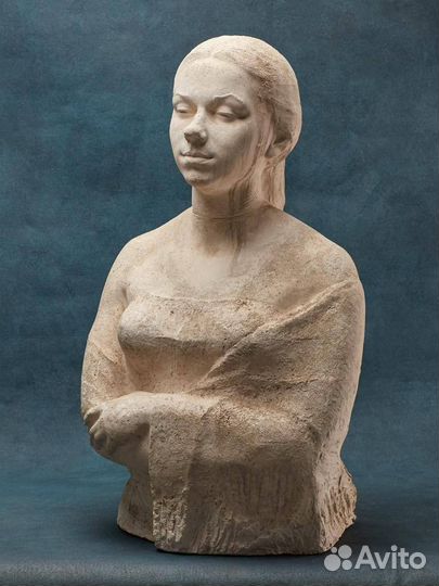 Бюст Женщины большой